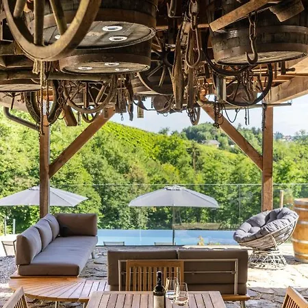 Casa vacanze Steirerblicke - Vinothek Petzles *