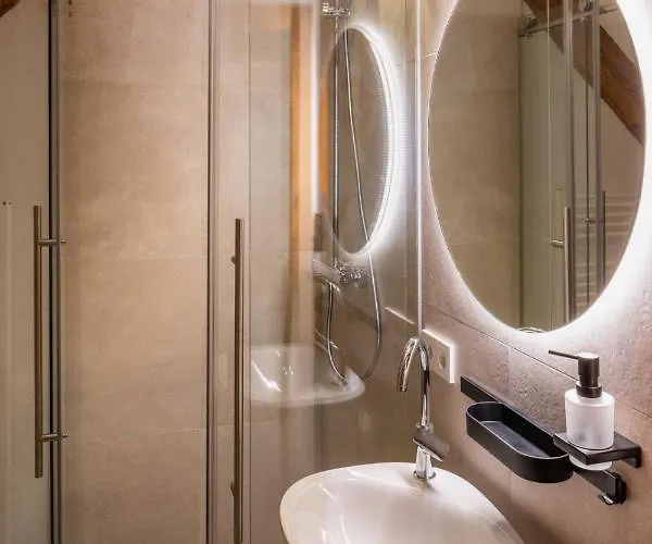 Steirerblicke - Vinothek Petzles Ferienhaus