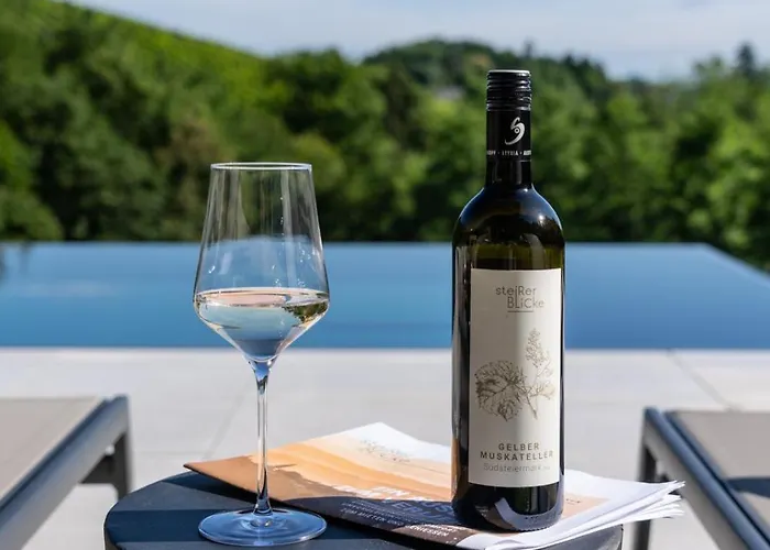 Steirerblicke - Vinothek Petzles *