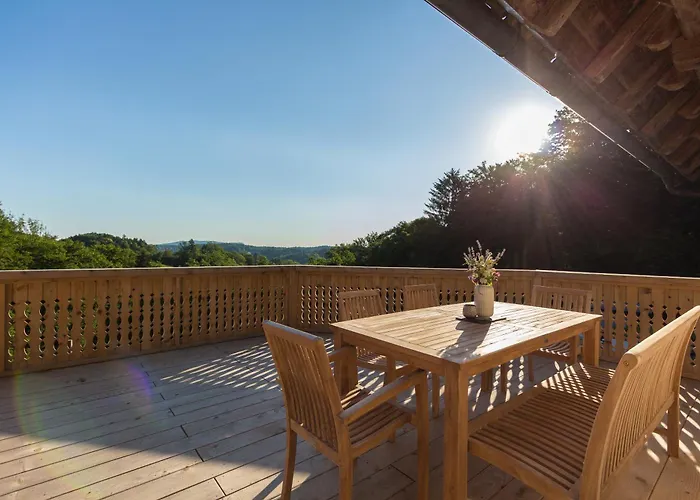 Ferienhaus Steirerblicke - Vinothek Petzles *